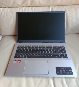 Portátil Acer Aspire 3 Ryzen 7 5700U