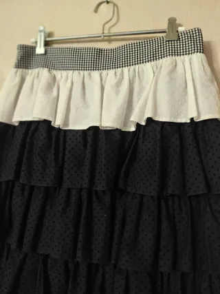 Falda larga Kenzo volantes negro y blanco