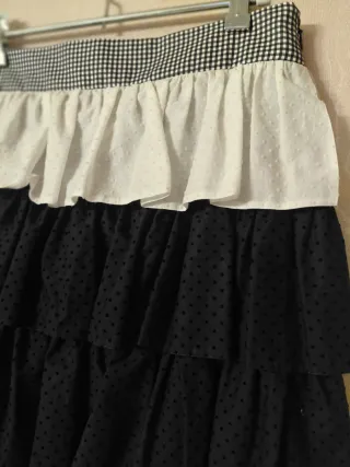 Falda larga Kenzo volantes negro y blanco