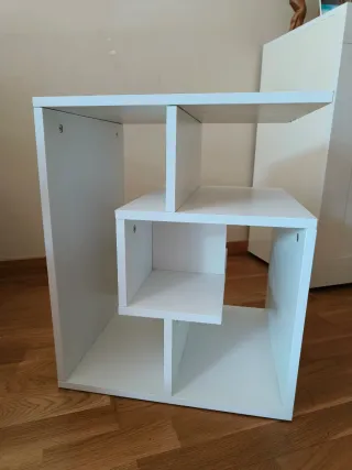 Mesita auxiliar blanca