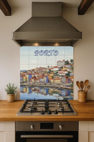 Mural cerámico de Porto junto al río Duero