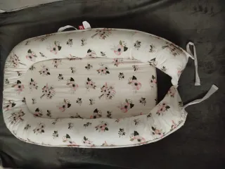 Cuna nido para bebé floral rosa