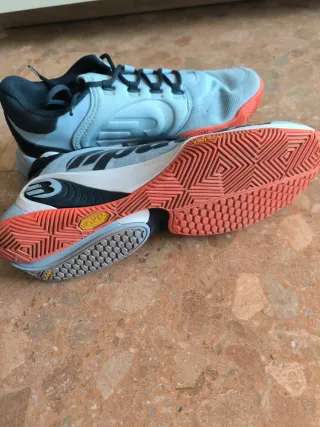 Zapatillas Bullpadel Vertex.