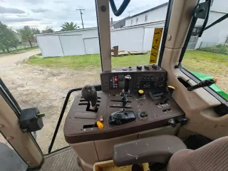 Tractor John Deere 6810 con pala Tenías B3 300