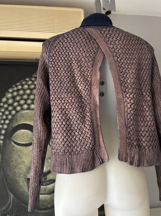 Jersey dorado y azul de Pinko. Talla M