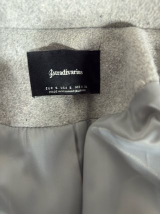 Abrigo paño Stradivarius gris