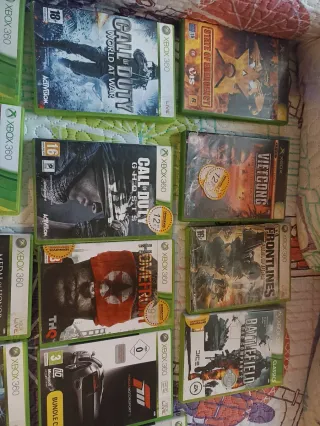 Xbox 360 Beige/Blanco con 16 juegos y 2 mandos
