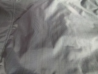 Cazadora gris como nueva, regalo jersey naranja