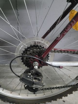 Bicicleta MTB Rockrider 5.0 con accesorios