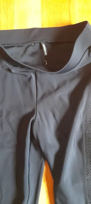 Leggings negros con detalle de encaje