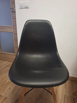 Sillas estilo Nórdico. 30€ por las 3.