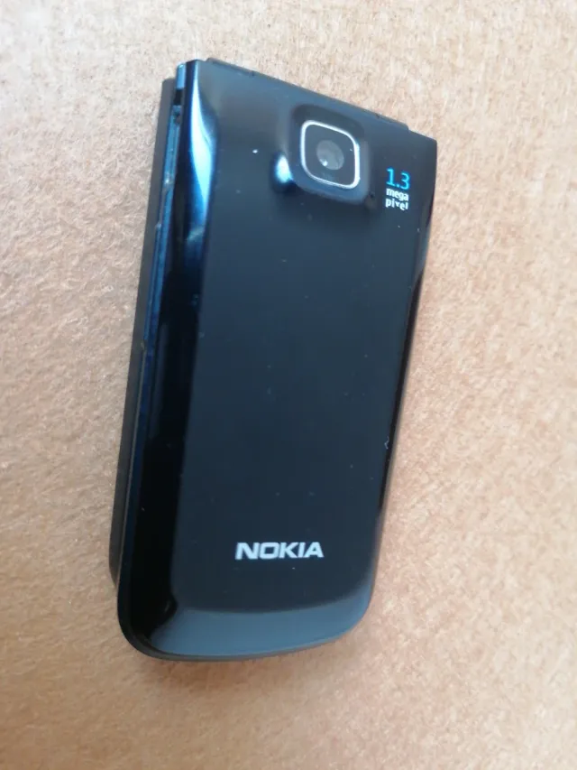 Teléfono es libre   Móvil Nokia Plata