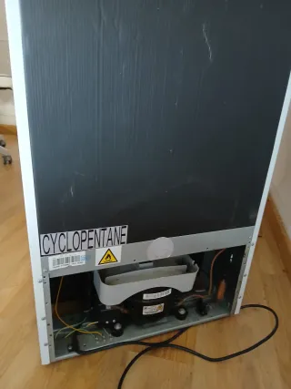 Frigorífico TEKA mediano con congelador