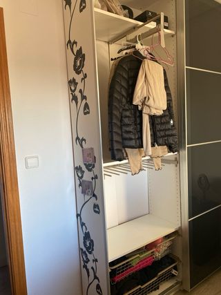 Armario puertas correderas Ikea, incluye accesorio