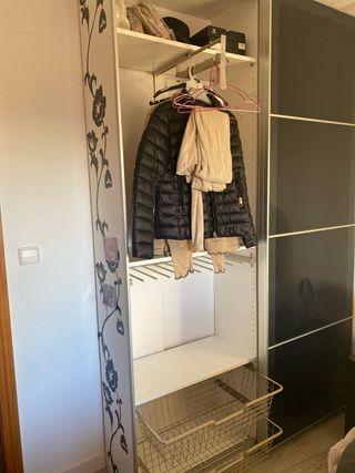 Armario puertas correderas Ikea, incluye accesorio