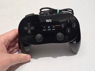 1 Nintendo Wii Oficial Mando Clasico Pro - Negro