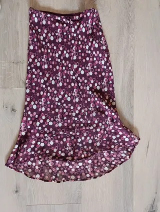 Falda topos volante forrada talla 34