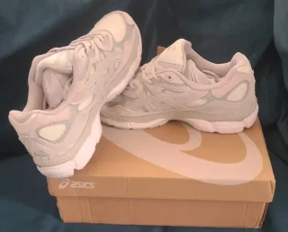 Asics Gel NYC Talla 43 Gris Blanco