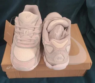 Asics Gel NYC Talla 43 Gris Blanco