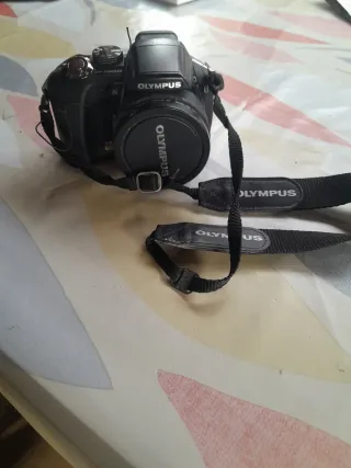 Cámara Olympus SP-560UZ Negra