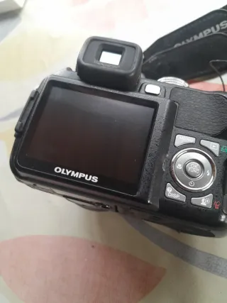 Cámara Olympus SP-560UZ Negra