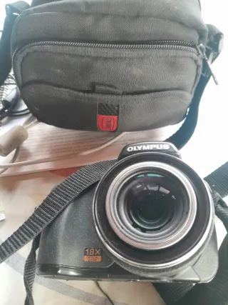 Cámara Olympus SP-560UZ Negra