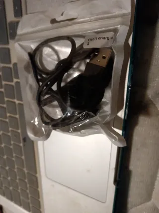 Cargador fitbit 2  comprado por error sin estrenar