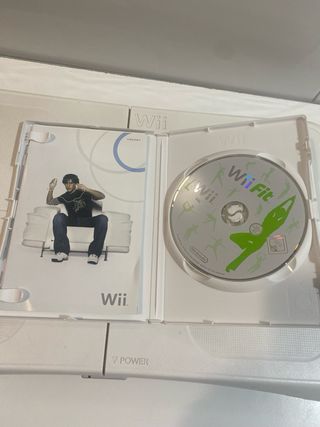 Tabla Wii Fit + Juego. Nintendo . SIN USO