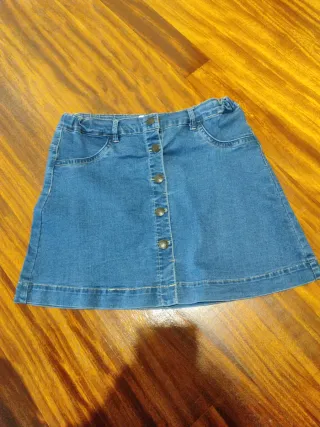 Falda vaquera con botones