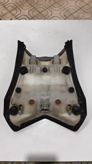 Asiento Kawasaki Z800