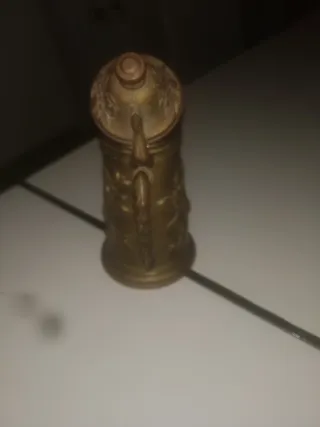 Tetera de bronce decorativa