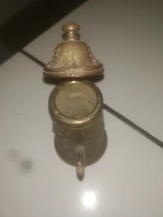 Tetera de bronce decorativa