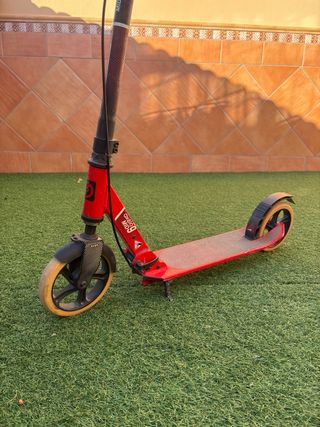 Patinete Oxelo MID9 Rojo con Pata de Cabra