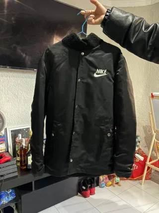 Chaqueta Emporio Armani EA7 Negra y Verde