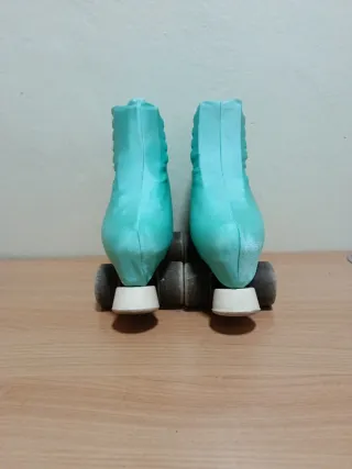 Patines blancos para niñas con funda y mochila