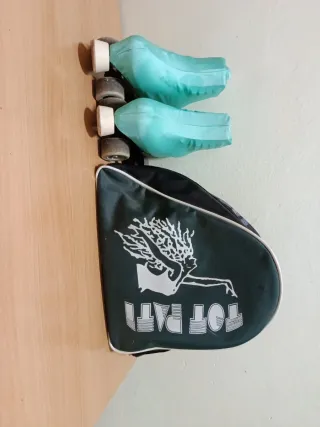 Patines blancos para niñas con funda y mochila