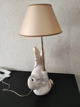 Lámpara de cerámica caballo blanco
