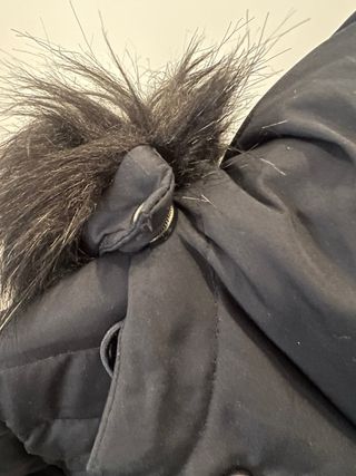 Parka Zara acolchada impermeable negra