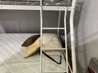 Litera matrimonial metálica blanca  SIN COLCHONES