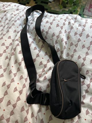 Bolsito pequeño de Nike Negro