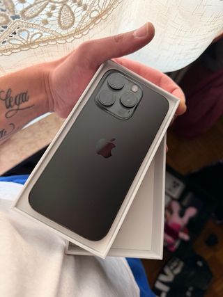 iPhone 15 Pro Titanio