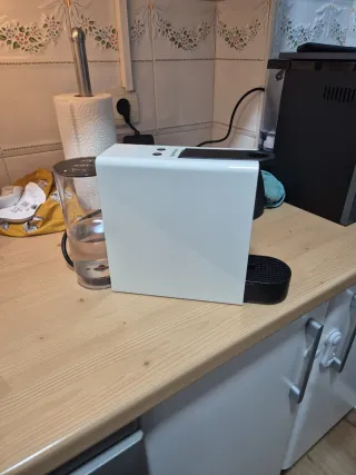 Cafetera Nespresso Krups XN1101REat