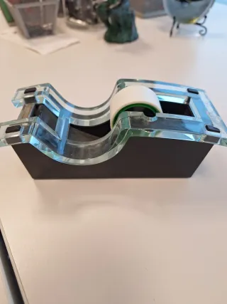 Grapadora, perforadora y porta celo