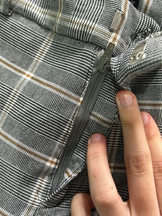 Pantalones de vestir grises a cuadros