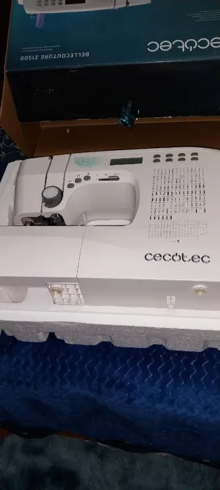 Máquina de coser Cecotec Bellecouture 21500