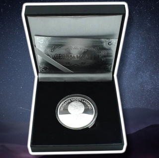 MONEDA BAÑADA EN PLATA + 1 ESTUCHE