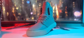 Zapatillas Supra grises