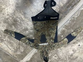 Traje de buceo camuflaje