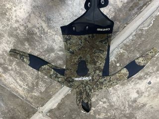 Traje de buceo camuflaje