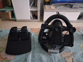 Volante Krom con Pedales